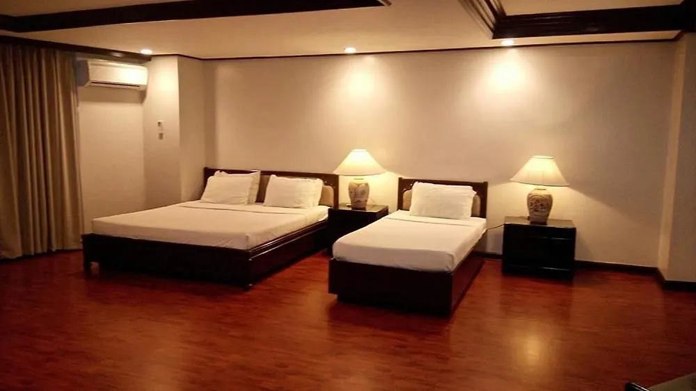 The Apo View Hotel Davao 4*,